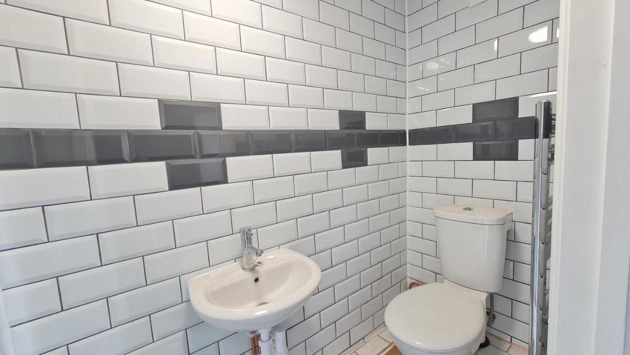 Grace Apartments - Living Rock Ashford  Ngoại thất bức ảnh
